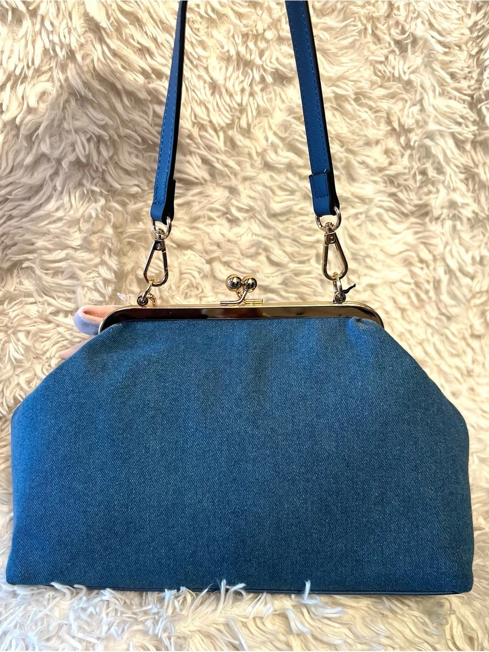 Juicy Couture denim kisslock bag with pink velvet bow & pearl chain charm. NWT - Picture 9 of 11